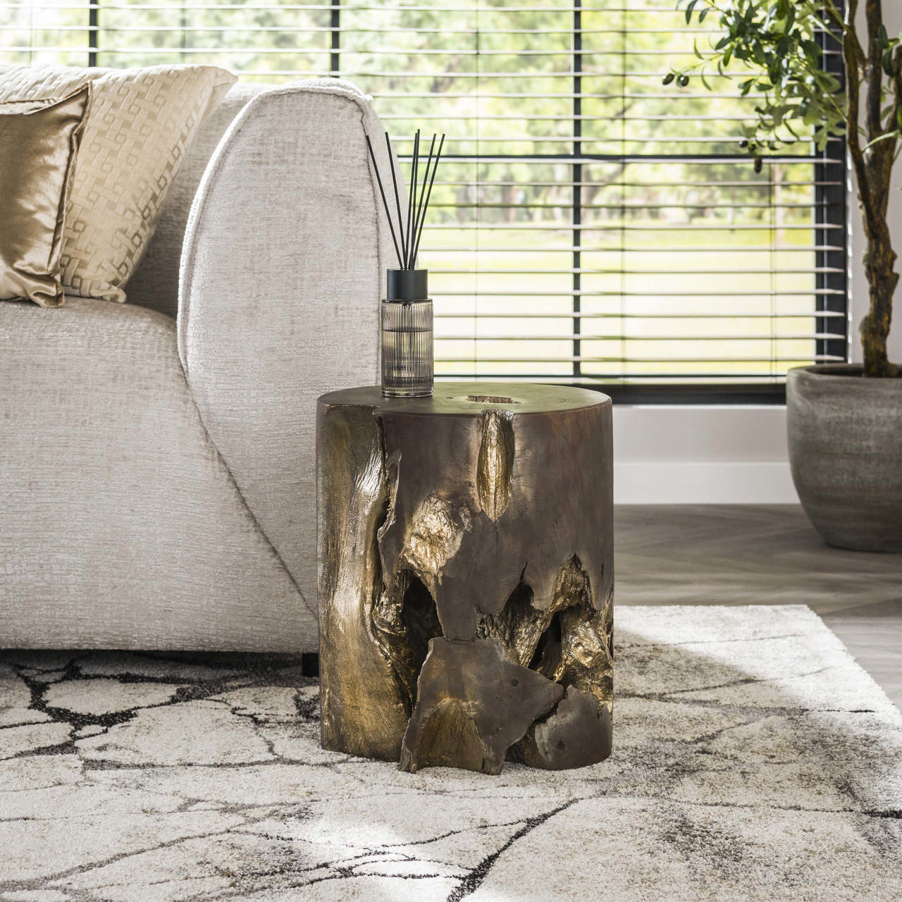 Bijzettafel round grey and gold