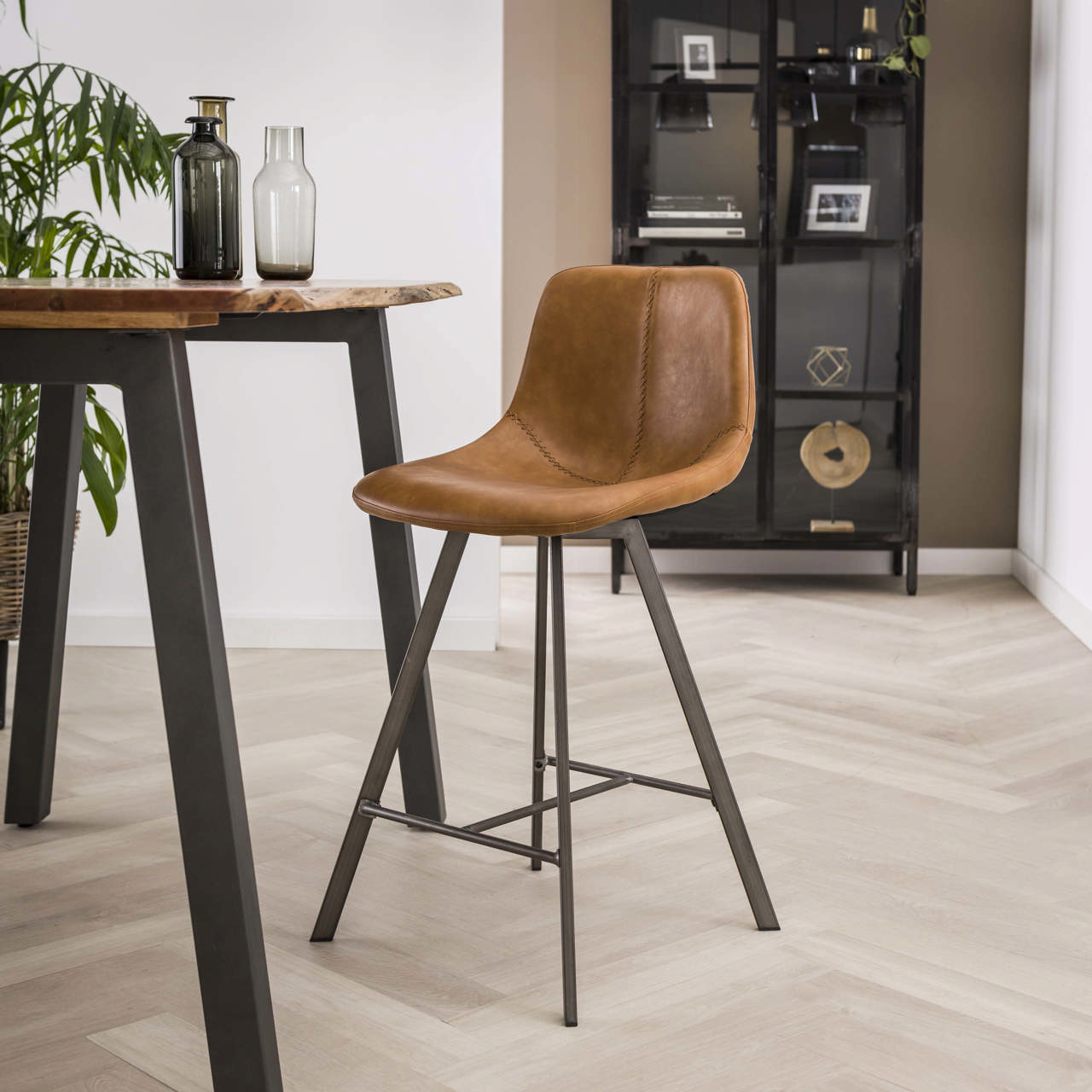 Tabouret de bar Zig-Zag piétement plat emballé/4